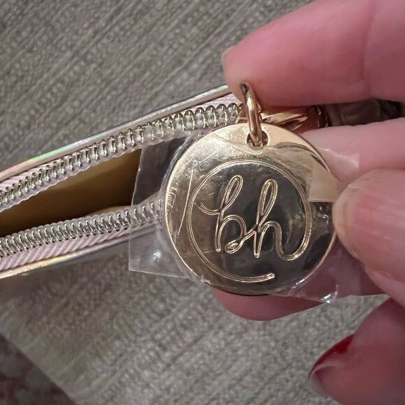 Gorgeous new BH brand iridescent makeup bag - Picture 3 of 4